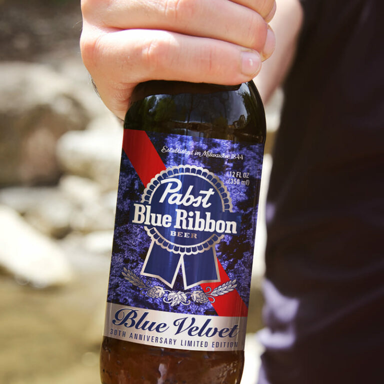 Packaging bière Pabst Blue Ribbon Blue Velvet de David Lynch